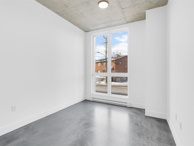 4750 Boul. Gouin Est - Image 15